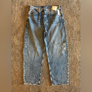 GAP Women's Relaxed Jeans in Denim Blue